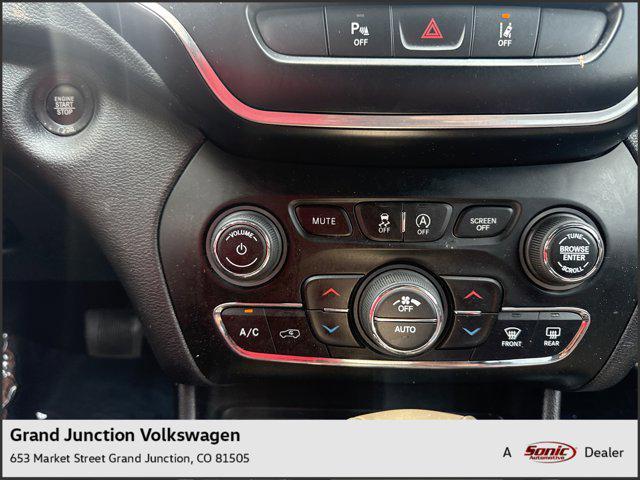 Photo of 2021 Granite Crystal Metallic Clearcoat Jeep Cherokee