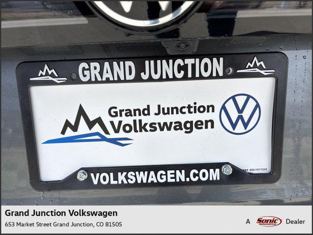 Photo of 2025 Platinum Gray Metallic Volkswagen Taos