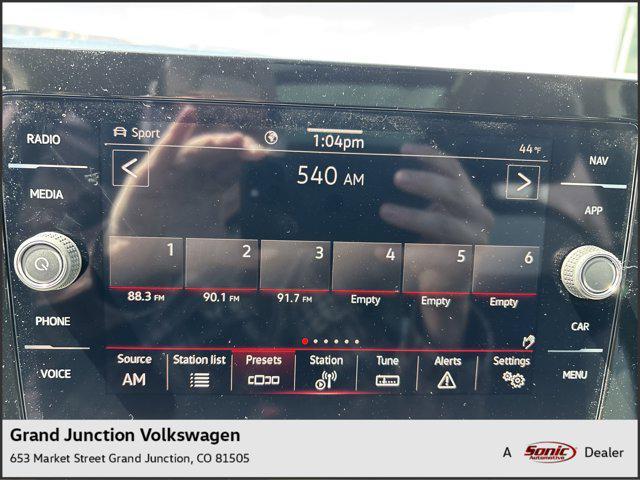 Photo of 2025 Platinum Gray Metallic Volkswagen Taos