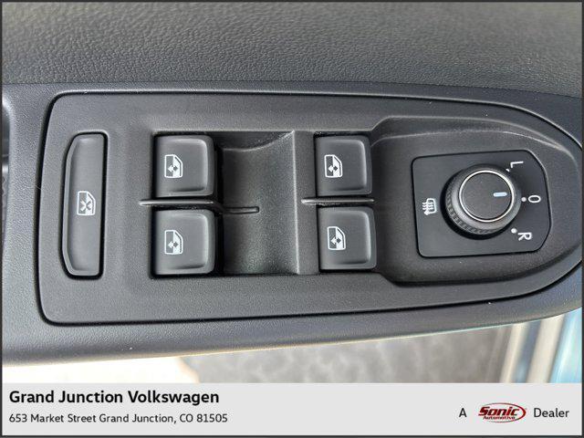 Photo of 2025 Platinum Gray Metallic Volkswagen Taos