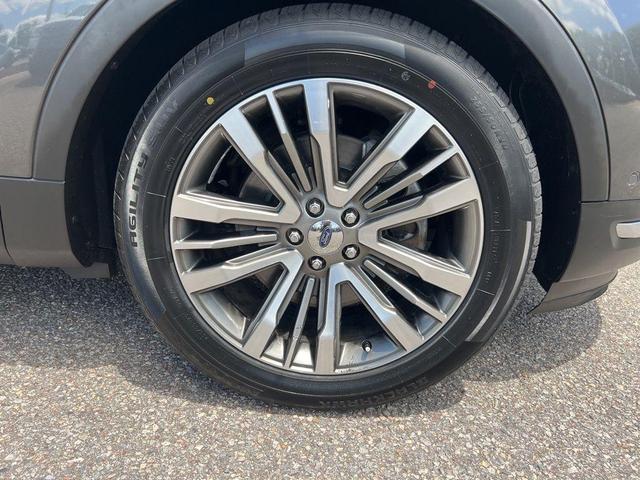 Photo of 2019 Magnetic Metallic Ford Explorer