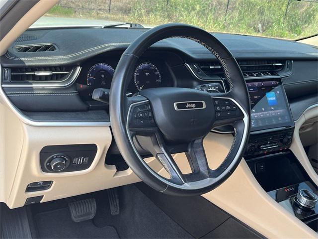 Photo of 2021 Bright White Clearcoat Jeep Grand Cherokee L