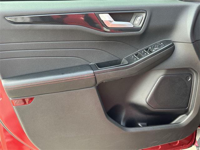 Photo of 2023 Rapid Red Metallic Tinted Clearcoat Ford Escape