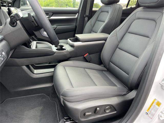 Photo of 2025 Summit White GMC Terrain