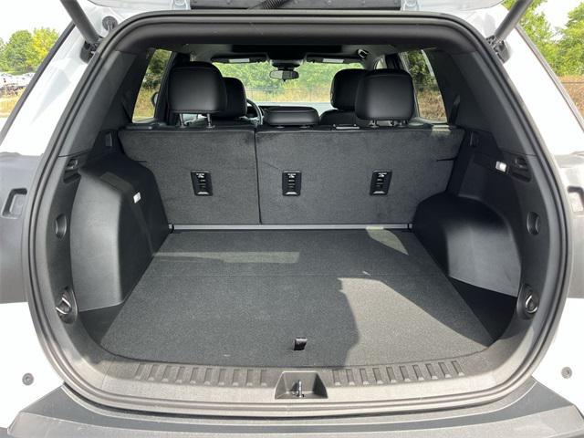 Photo of 2025 Summit White GMC Terrain
