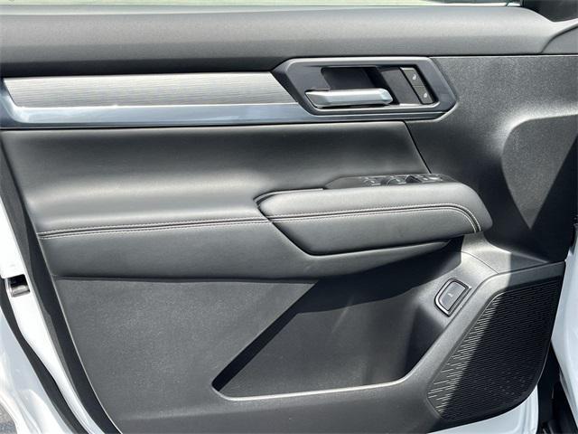 Photo of 2025 Summit White GMC Terrain