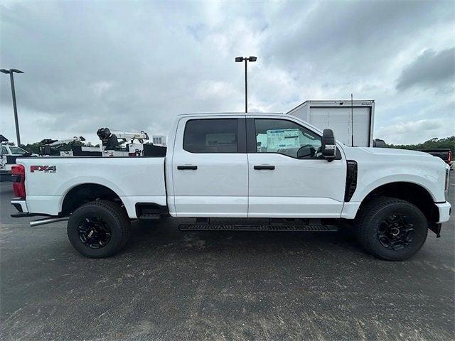 Photo of 2025 Oxford White Ford F-350