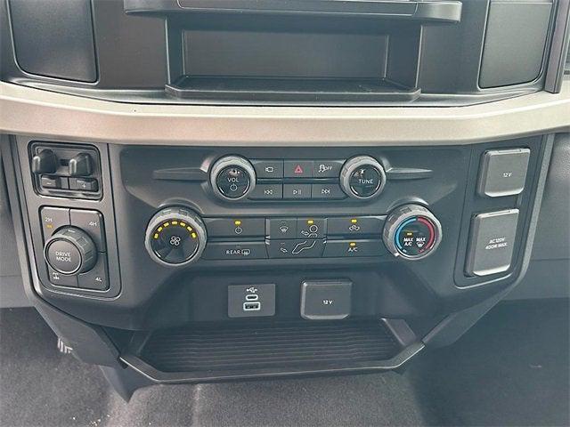 Photo of 2025 Oxford White Ford F-350