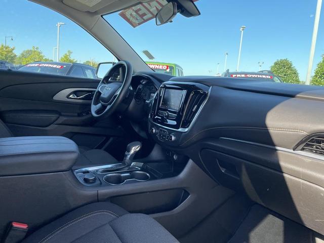 Photo of 2021 Satin Steel Metallic Chevrolet Traverse
