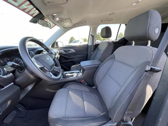 Photo of 2021 Satin Steel Metallic Chevrolet Traverse