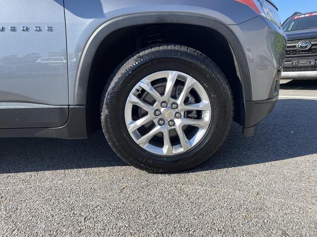 Photo of 2021 Satin Steel Metallic Chevrolet Traverse