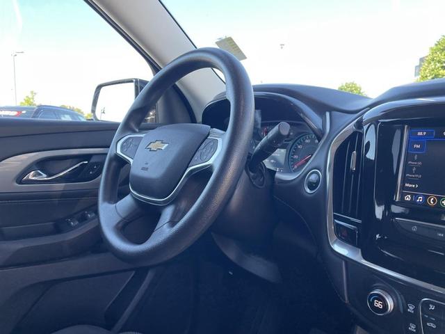 Photo of 2021 Satin Steel Metallic Chevrolet Traverse