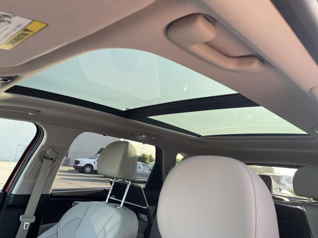 Photo of 2023 Runway Red Kia Sorento Hybrid