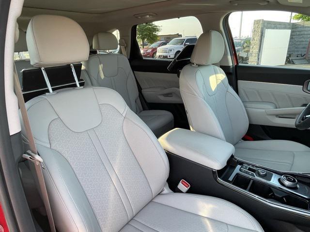 Photo of 2023 Runway Red Kia Sorento Hybrid