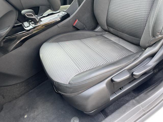 Photo of 2024 Summit White Chevrolet Trax