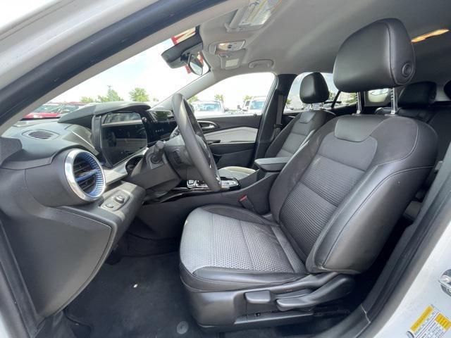 Photo of 2024 Summit White Chevrolet Trax