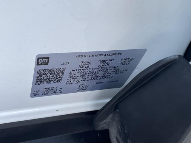 Photo of 2024 Summit White Chevrolet Trax