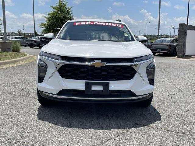 Photo of 2024 Summit White Chevrolet Trax