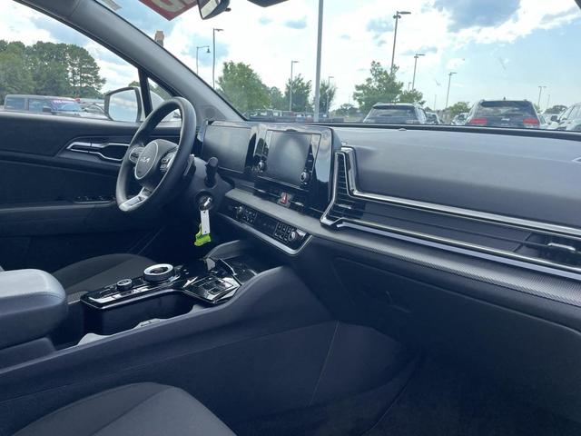 Photo of 2024 Snow White Pearl Kia Sportage Hybrid
