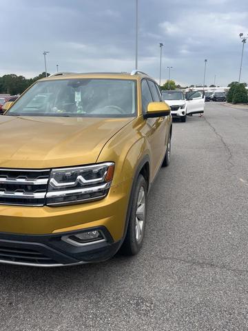 Photo of 2018 Kurkuma Yellow Metallic Volkswagen Atlas