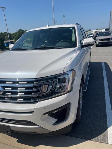 Photo of 2019 White Platinum Metallic Tri-Coat Ford Expedition