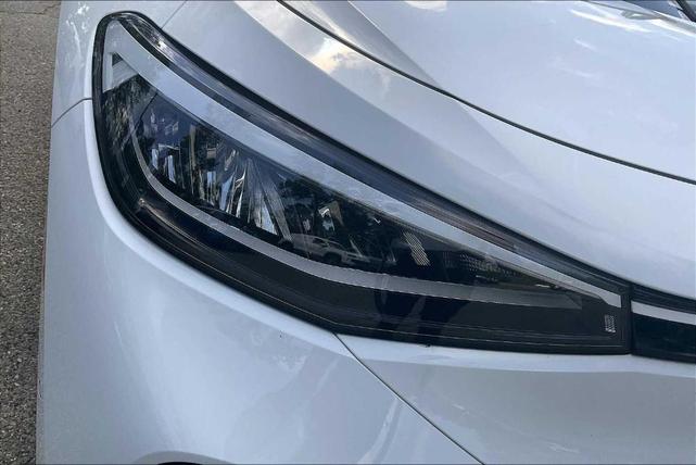 Photo of 2024 Pure White Volkswagen ID.4