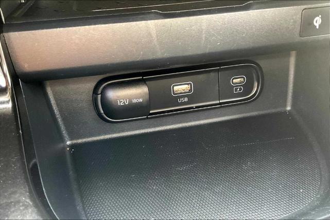 Photo of 2024 Steel Gray Kia Seltos