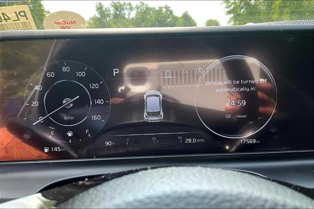 Photo of 2024 Steel Gray Kia Seltos