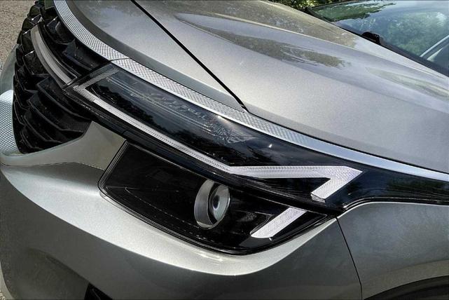 Photo of 2024 Steel Gray Kia Seltos