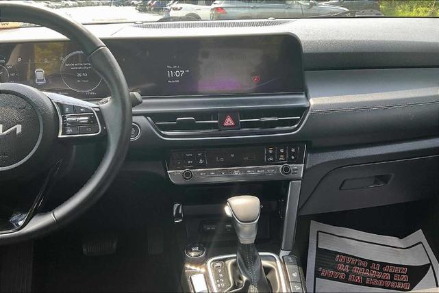 Photo of 2024 Steel Gray Kia Seltos