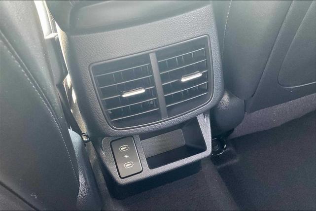 Photo of 2024 Steel Gray Kia Seltos