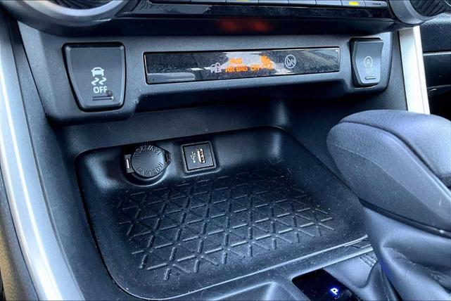 Photo of 2024 Silver Sky Metallic Toyota RAV4