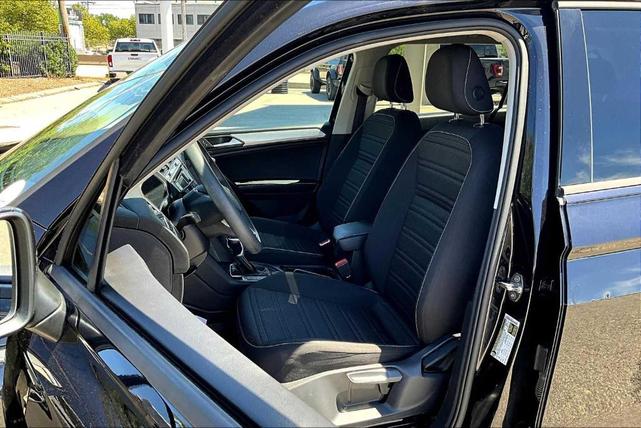 Photo of 2022 Deep Black Pearl Effect Volkswagen Tiguan