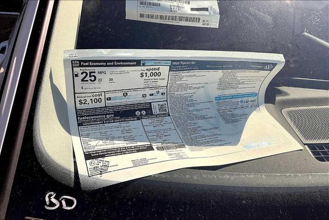 Photo of 2025 Pure White Volkswagen Tiguan