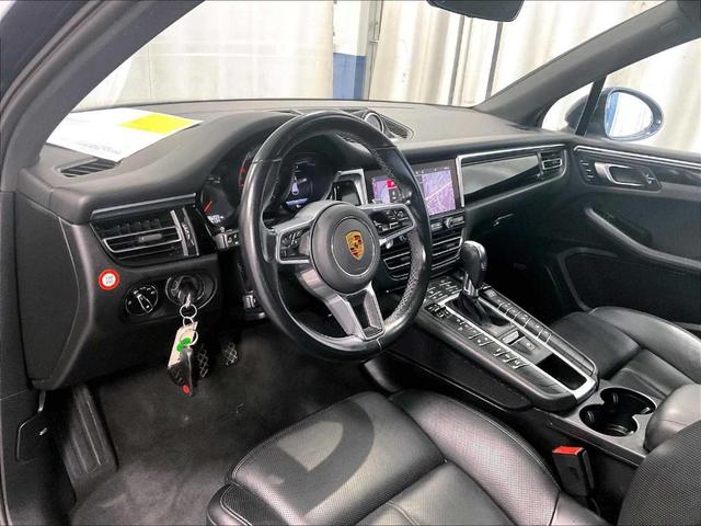 Photo of 2021 Night Blue Metallic Porsche Macan
