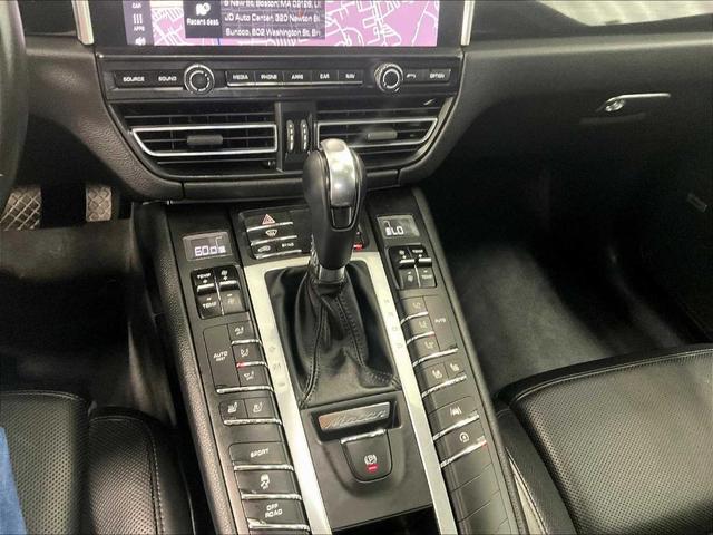 Photo of 2021 Night Blue Metallic Porsche Macan