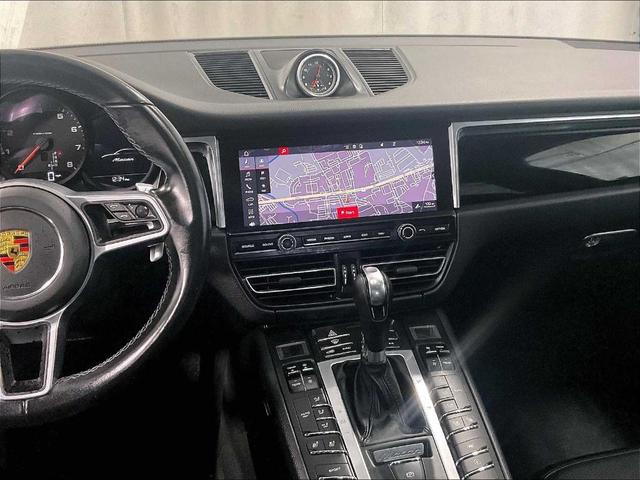 Photo of 2021 Night Blue Metallic Porsche Macan