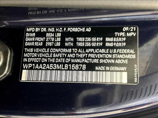 Photo of 2021 Night Blue Metallic Porsche Macan