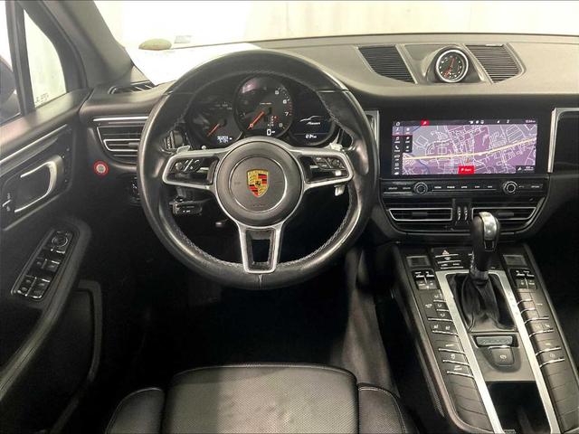 Photo of 2021 Night Blue Metallic Porsche Macan