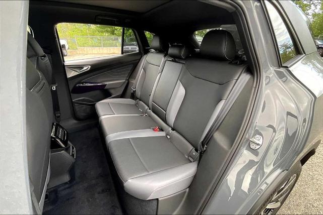Photo of 2025 Pure Gray Volkswagen ID.4