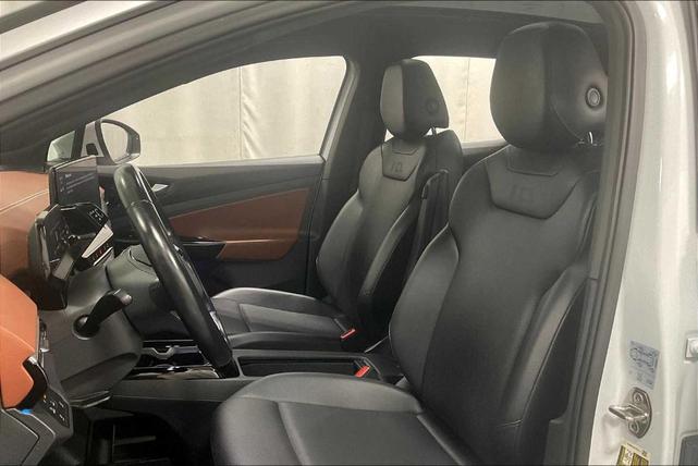 Photo of 2021 Glacier White Volkswagen ID.4