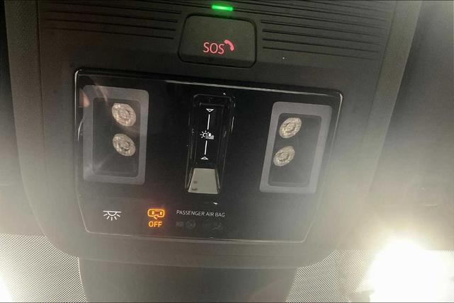 Photo of 2021 Glacier White Volkswagen ID.4