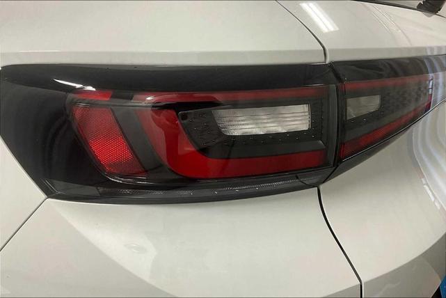 Photo of 2021 Glacier White Volkswagen ID.4