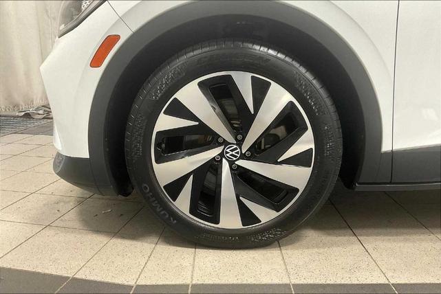 Photo of 2021 Glacier White Volkswagen ID.4