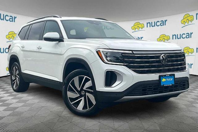 Photo of 2024 Pure White Volkswagen Atlas