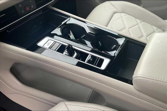Photo of 2024 Pure White Volkswagen Atlas