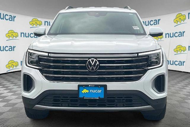 Photo of 2024 Pure White Volkswagen Atlas