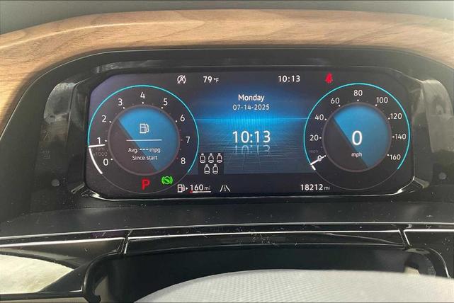 Photo of 2024 Pure White Volkswagen Atlas