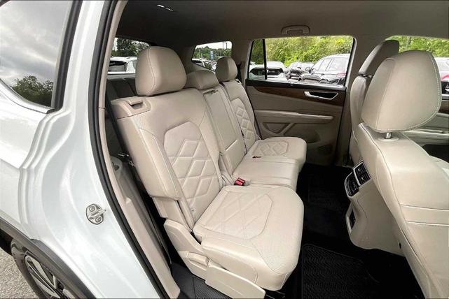 Photo of 2024 Pure White Volkswagen Atlas