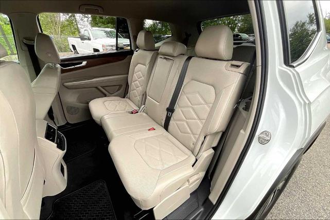 Photo of 2024 Pure White Volkswagen Atlas